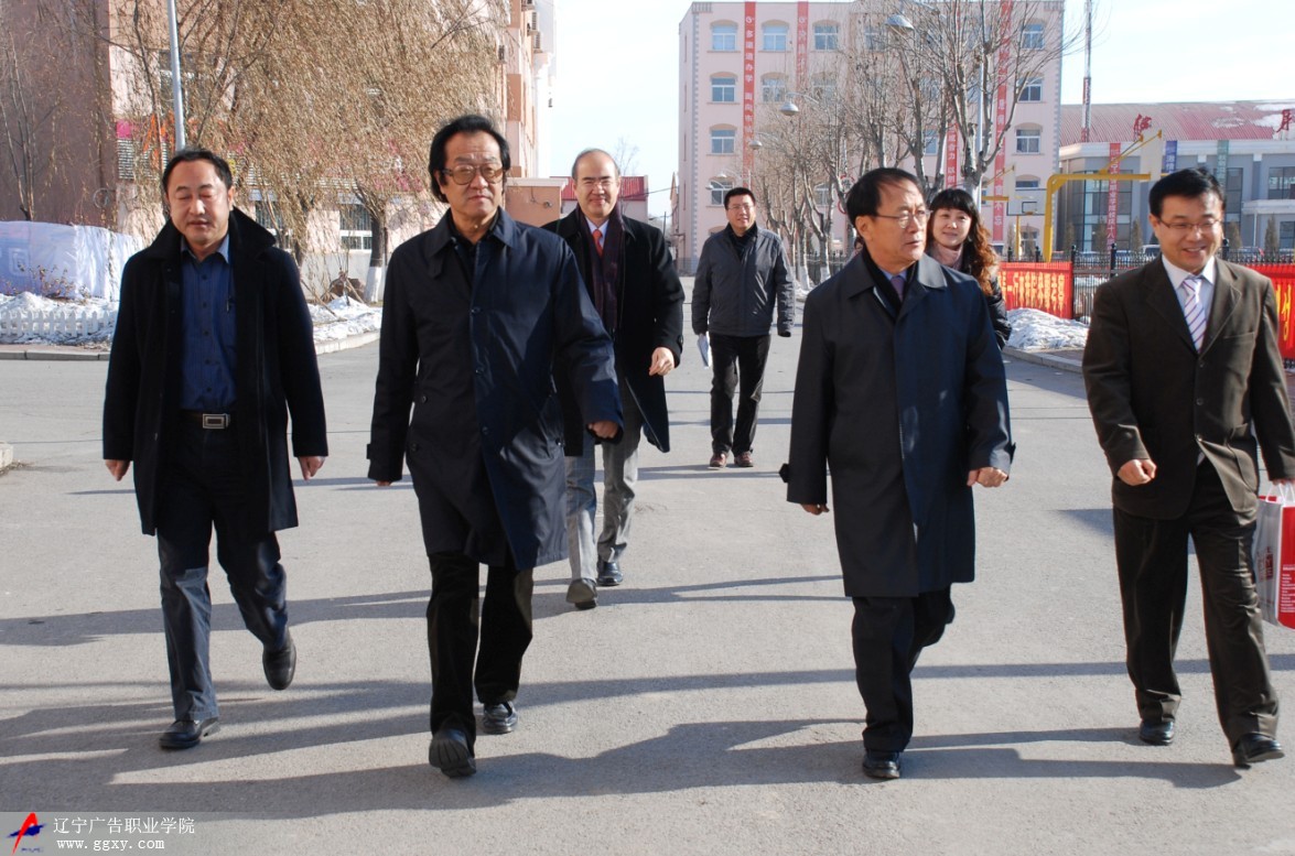 高院長陪同韓國永同大學(xué)客人視察我院