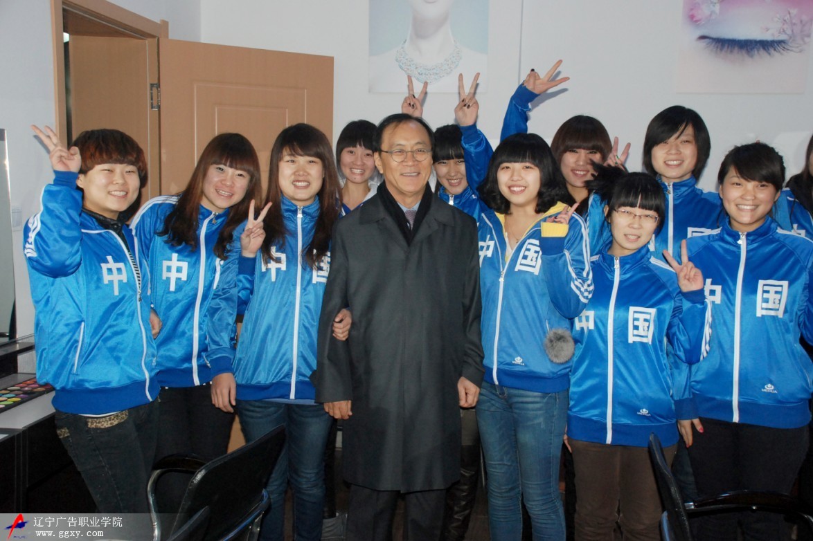 ����ʥ��У�L�c��Ժ���������O(sh��)Ӌ���I(y��)�Ĵ�һ�W(xu��)����Ӱ