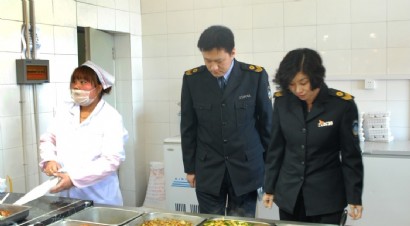 �DƬ���Q����Ժ���u(p��ng)�����(y��ng)�W(xu��)Уʳ��ʾ����λ
��&nbsp;&nbsp;&nbsp;&nbsp;�ߣ�У�@����Ϣ����
���r(sh��)�g��2012/3/25 20:46:25